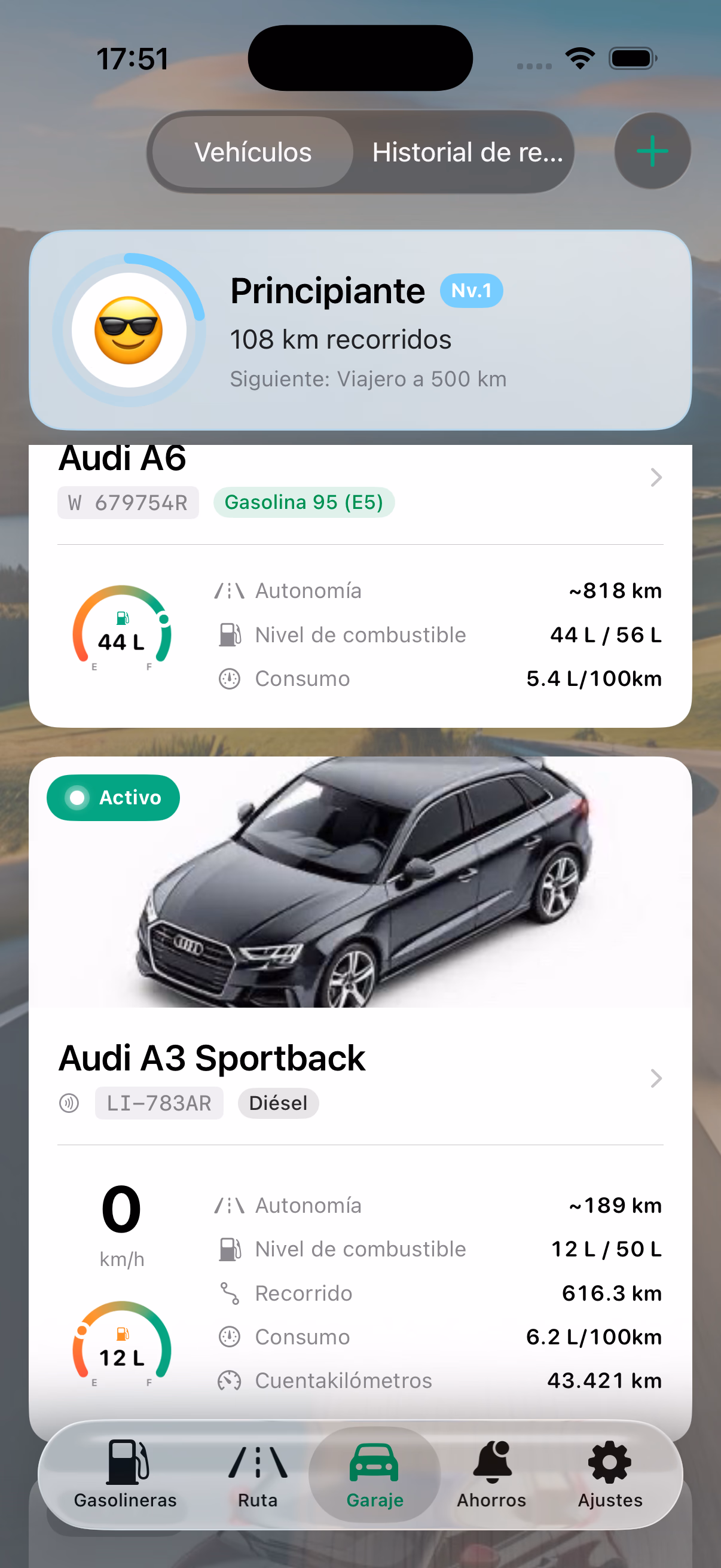 Garaje con nivel y vehículos